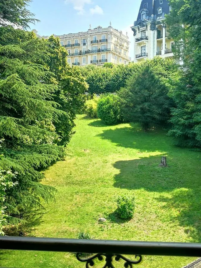 Appartement Studio moderne,face au parc. à Aix-les-Bains